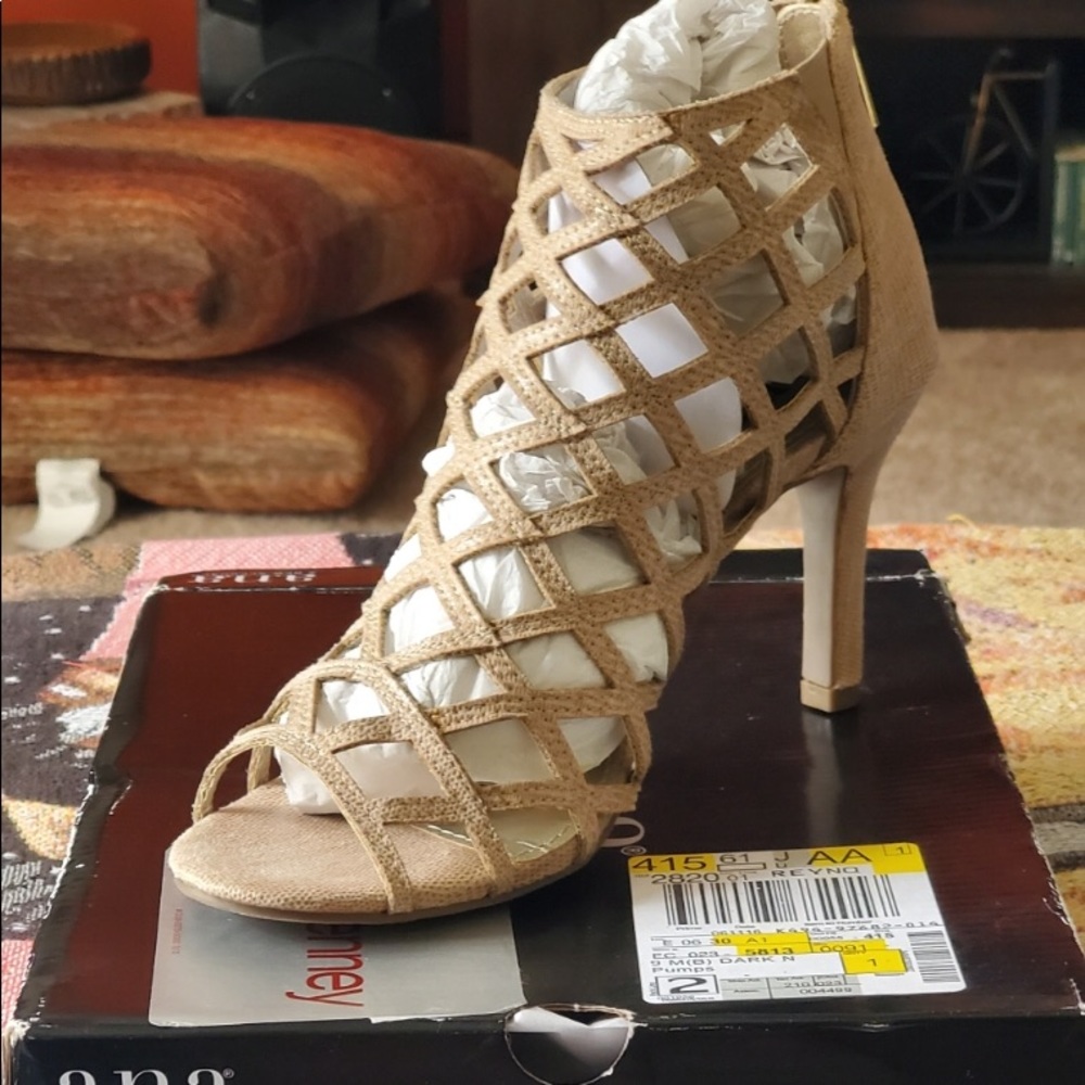 ANA shoes